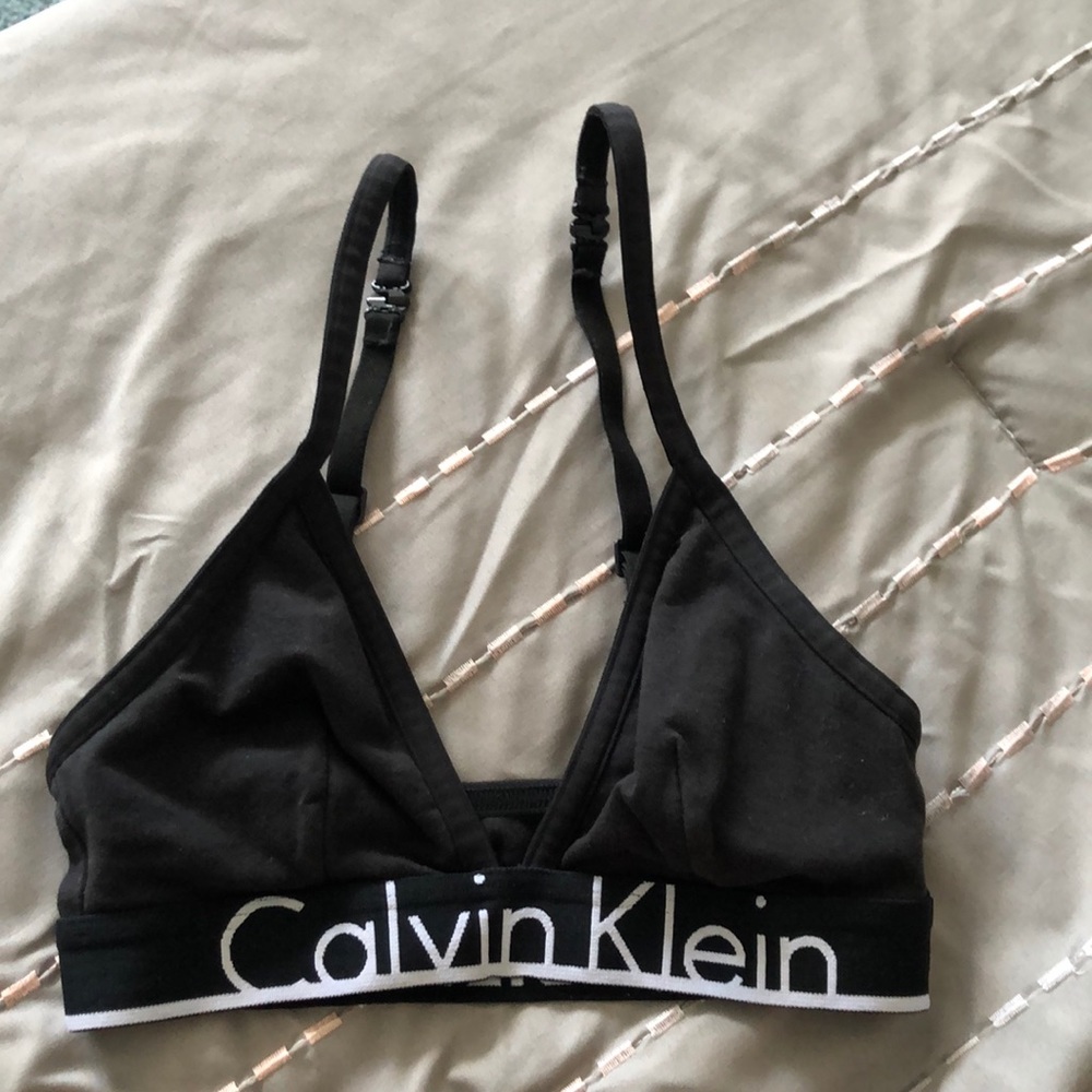 Sports bra